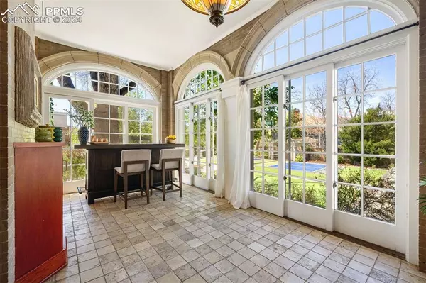 1600 N Cascade AVE, Colorado Springs, CO 80907