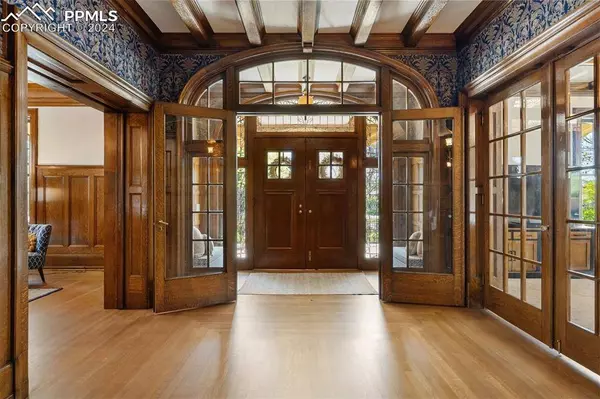 1600 N Cascade AVE, Colorado Springs, CO 80907