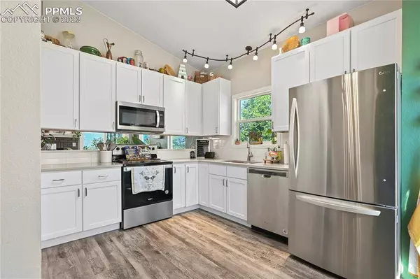 1920 Ambleside DR, Colorado Springs, CO 80915