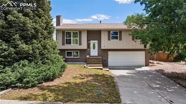 5915 Eldora LN, Colorado Springs, CO 80918