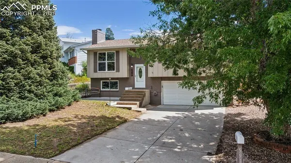 5915 Eldora LN, Colorado Springs, CO 80918