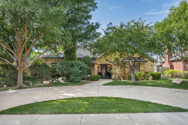 2609 HAWTHORNE DR