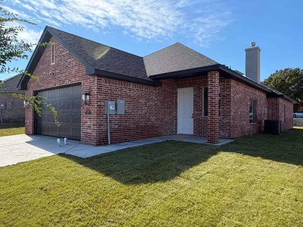 1207 Rosenda LN, Amarillo, TX 79124