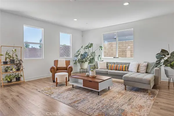 463 Harding CIR, Corona, CA 92879