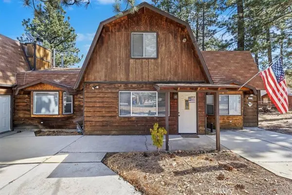 627 Sunset LN, Sugarloaf, CA 92386