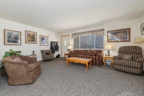627 Sunset LN, Sugarloaf, CA 92386