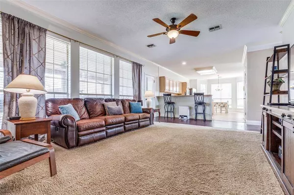 2101 Whitehurst Lane, Carrollton, TX 75007