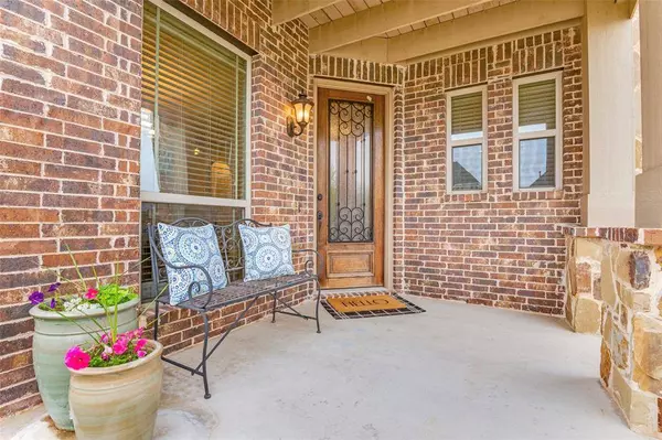 7391 Vienta Point, Grand Prairie, TX 75054