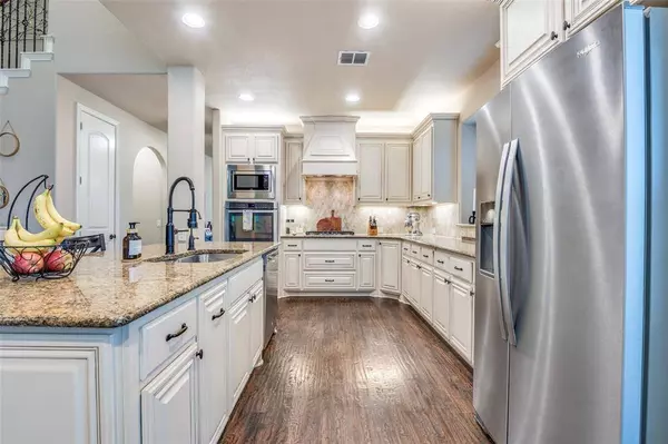 7391 Vienta Point, Grand Prairie, TX 75054