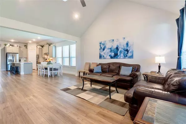 2284 Vista Way, Waxahachie, TX 75165