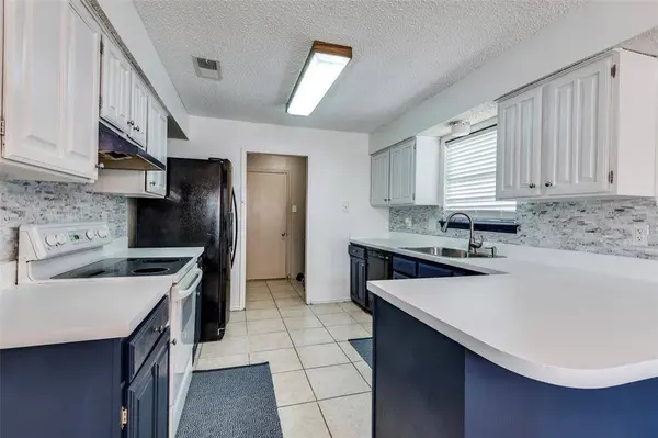 2506 Villanova Street, Arlington, TX 76018