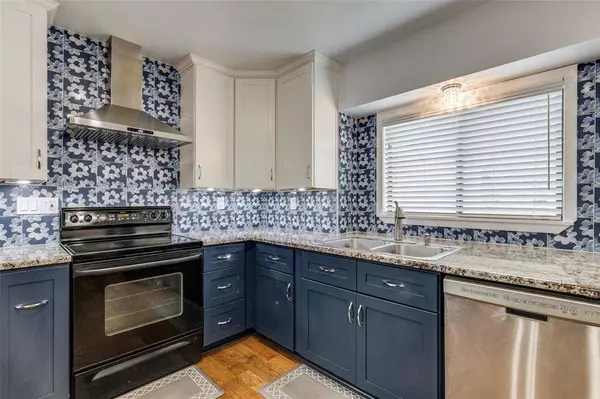 305 Hemlock Drive, Grand Prairie, TX 75052