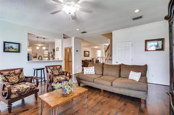 4302 Lake Hill Drive, Rowlett, TX 75089