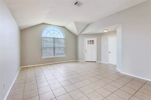 302 Montana Drive, Arlington, TX 76002