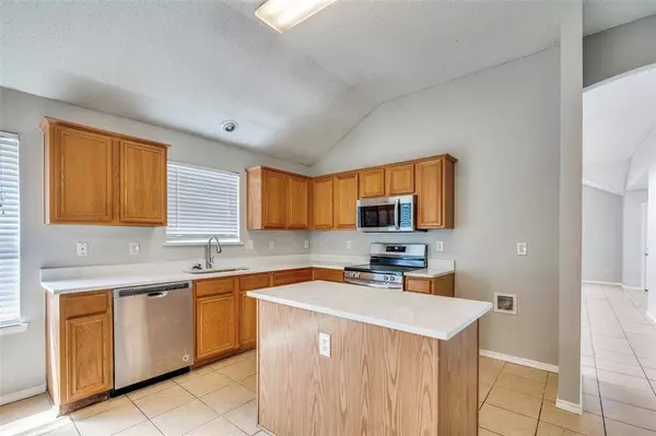 302 Montana Drive, Arlington, TX 76002