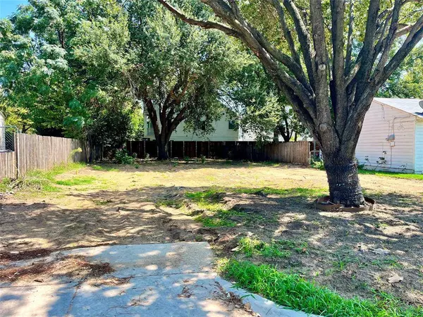 225 Sunset Lane, Fort Worth, TX 76114