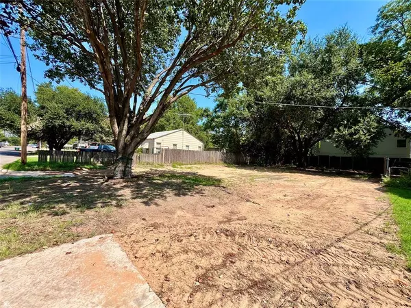 225 Sunset Lane, Fort Worth, TX 76114