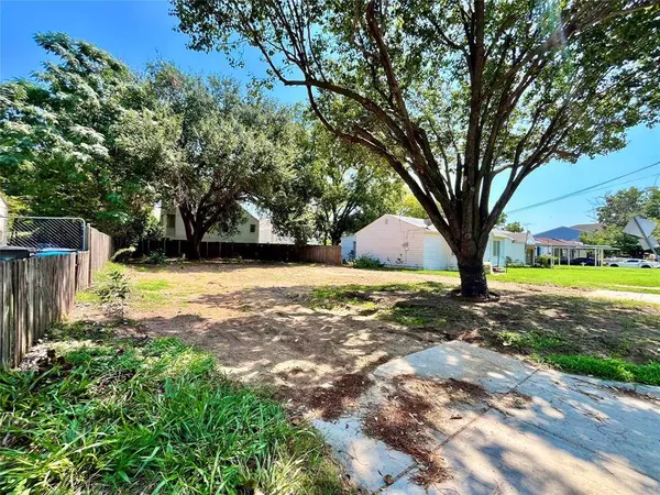 225 Sunset Lane, Fort Worth, TX 76114