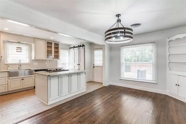 4208 Locke Avenue, Fort Worth, TX 76107