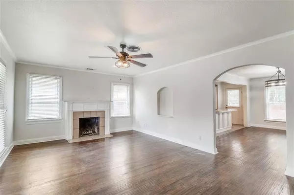 4208 Locke Avenue, Fort Worth, TX 76107