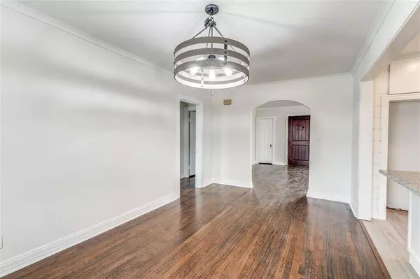 4208 Locke Avenue, Fort Worth, TX 76107