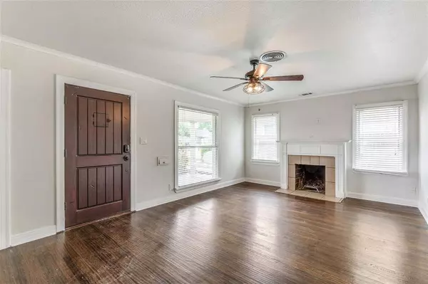 4208 Locke Avenue, Fort Worth, TX 76107