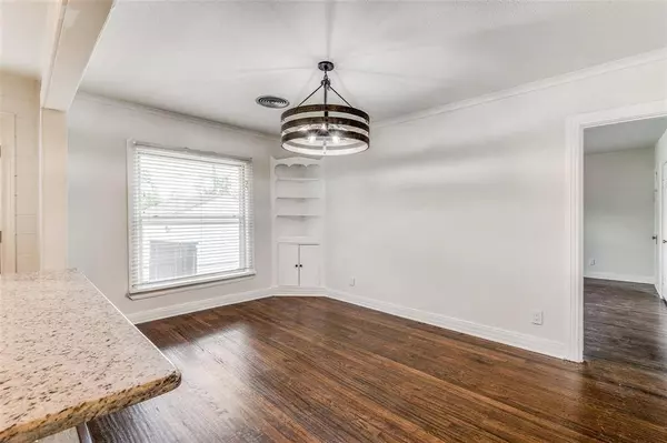 4208 Locke Avenue, Fort Worth, TX 76107