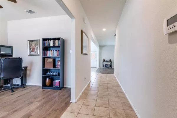 2120 Barnwell Drive, Fort Worth, TX 76108