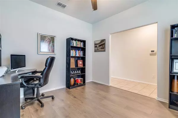 2120 Barnwell Drive, Fort Worth, TX 76108