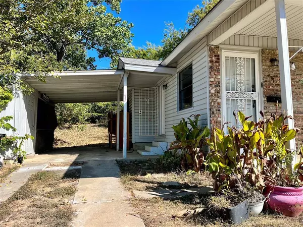 5816 Manhattan Drive, Fort Worth, TX 76107