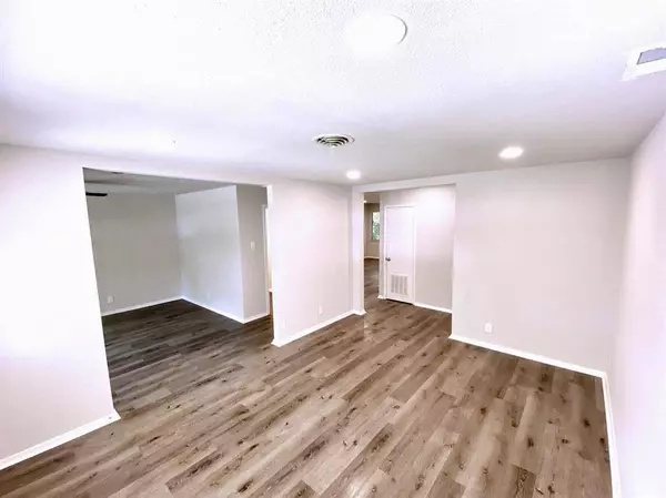 4808 Curzon Avenue, Fort Worth, TX 76107