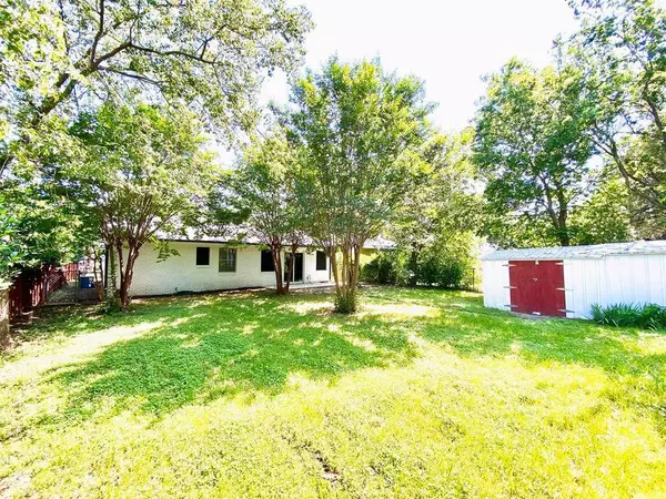 4808 Curzon Avenue, Fort Worth, TX 76107