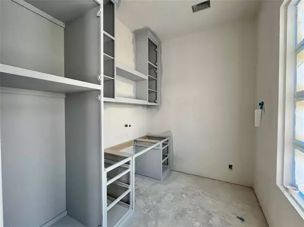 5501 Pershing Avenue, Fort Worth, TX 76107