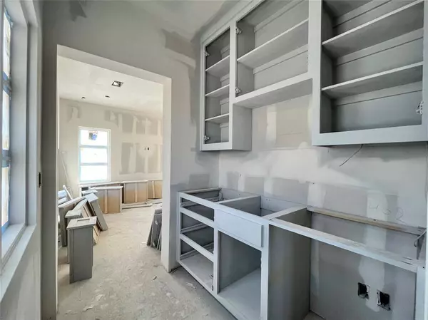 5501 Pershing Avenue, Fort Worth, TX 76107