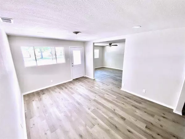 4808 Curzon Avenue, Fort Worth, TX 76107