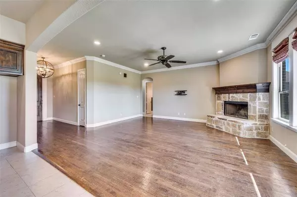 7232 Sussex Lane, Mansfield, TX 76063