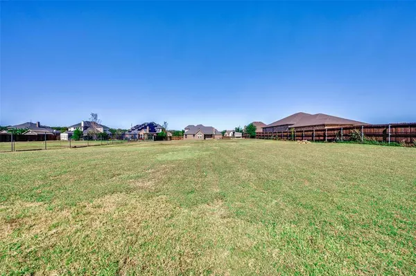 7232 Sussex Lane, Mansfield, TX 76063
