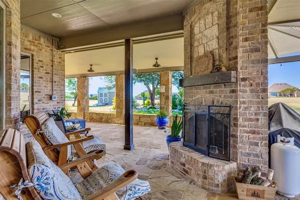 6824 Wild Stallion Road, Fort Worth, TX 76126