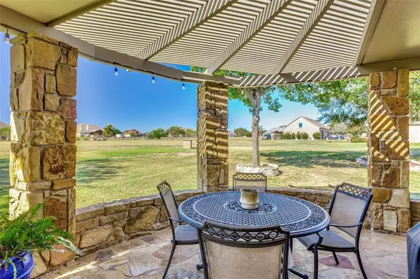 6824 Wild Stallion Road, Fort Worth, TX 76126