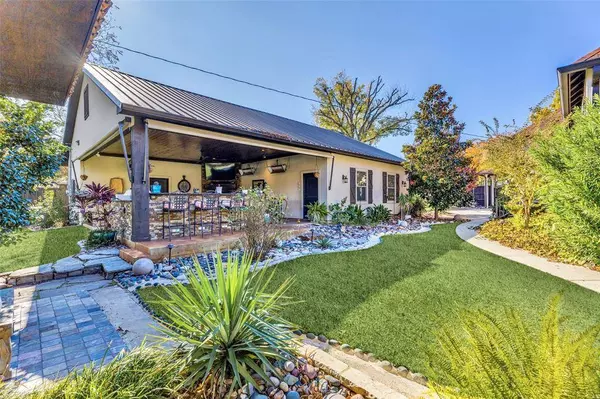 2209 Hillcrest Street, Fort Worth, TX 76107