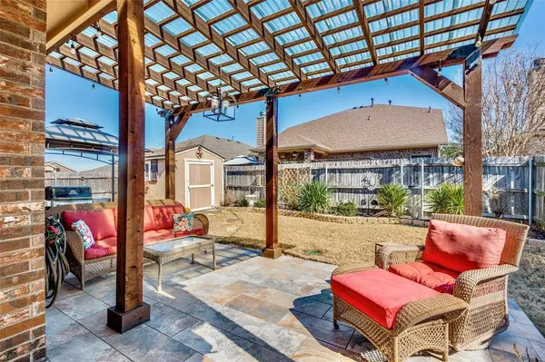 6803 Elderberry Drive, Arlington, TX 76001