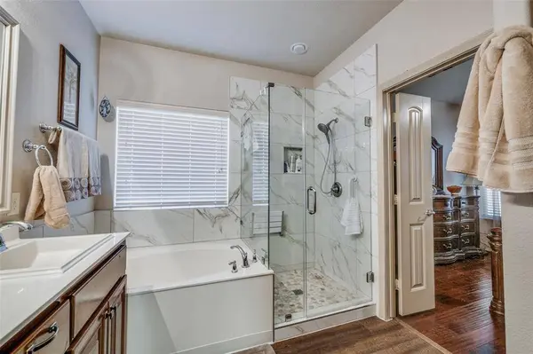 6803 Elderberry Drive, Arlington, TX 76001