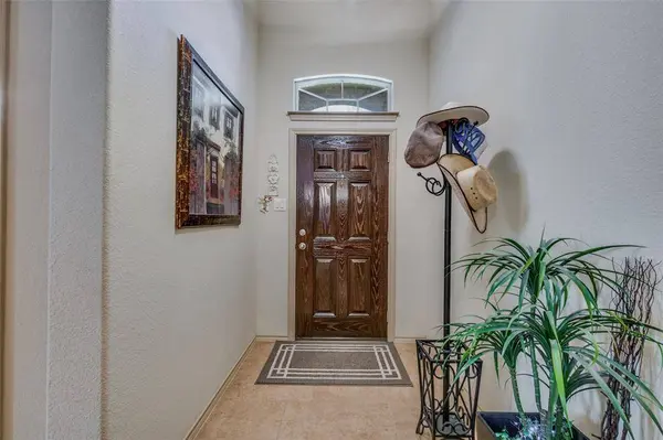 6803 Elderberry Drive, Arlington, TX 76001