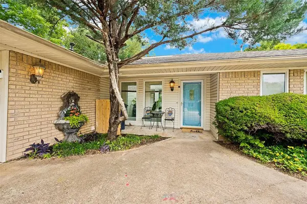 4532 Grey Dawn Drive, Arlington, TX 76017