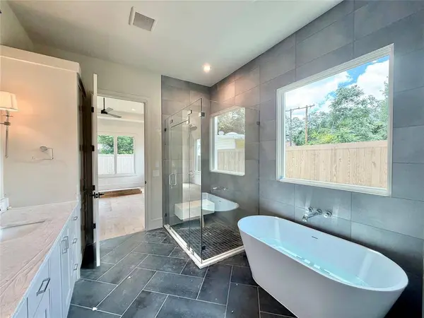 820 Edgefield Road, Fort Worth, TX 76107