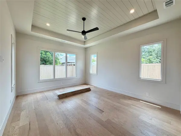 820 Edgefield Road, Fort Worth, TX 76107