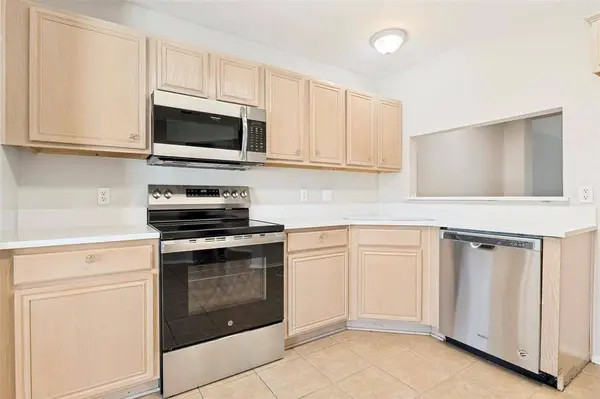 800 Ponselle Drive, Arlington, TX 76001