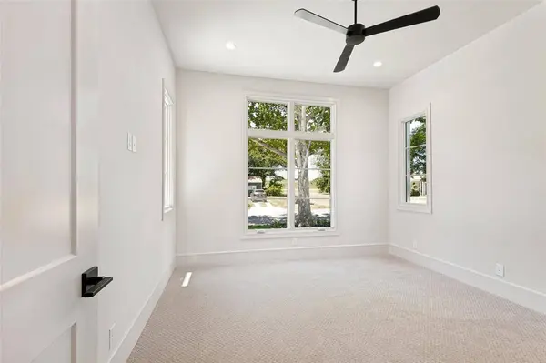 820 Edgefield Road, Fort Worth, TX 76107