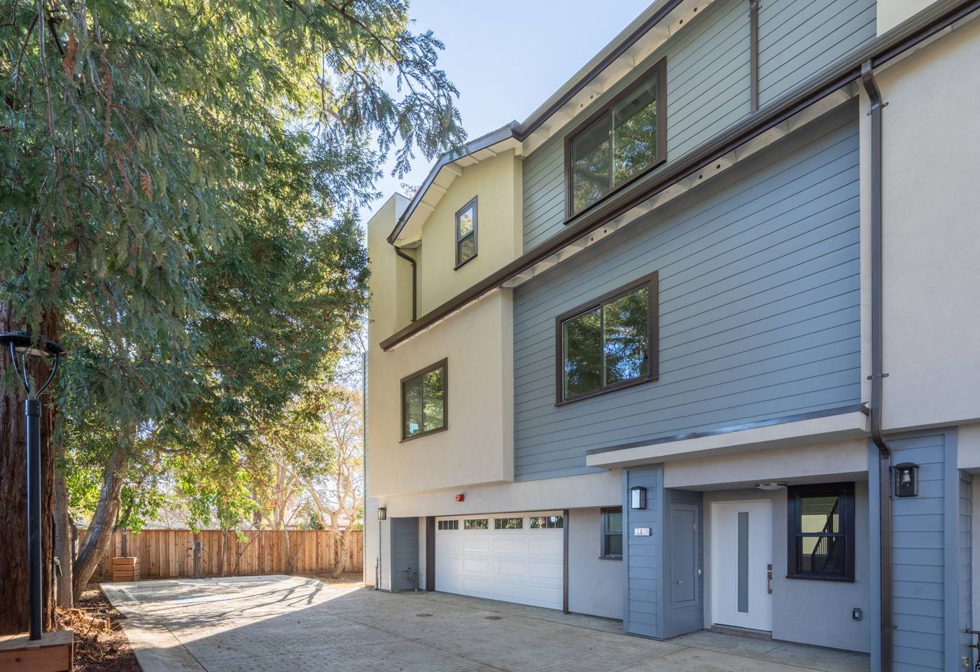 Redwood Row townhomes at 20 Dexter Avenue, Redwood City