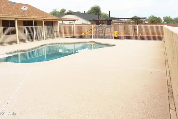 5201 N 85TH Avenue, Glendale, AZ 85305